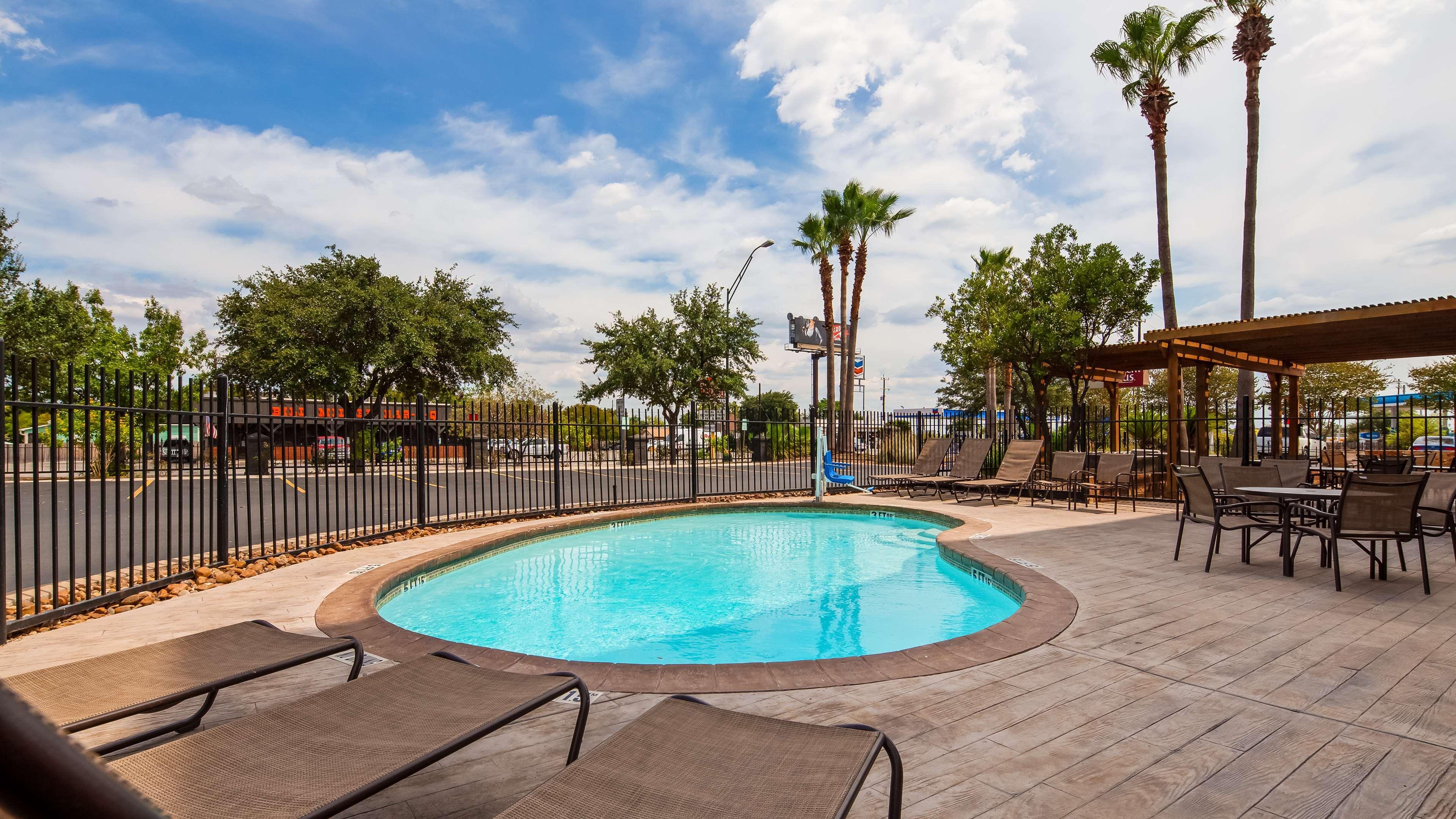 Best Western Plus Madison-Huntsville Hotel Buitenkant foto