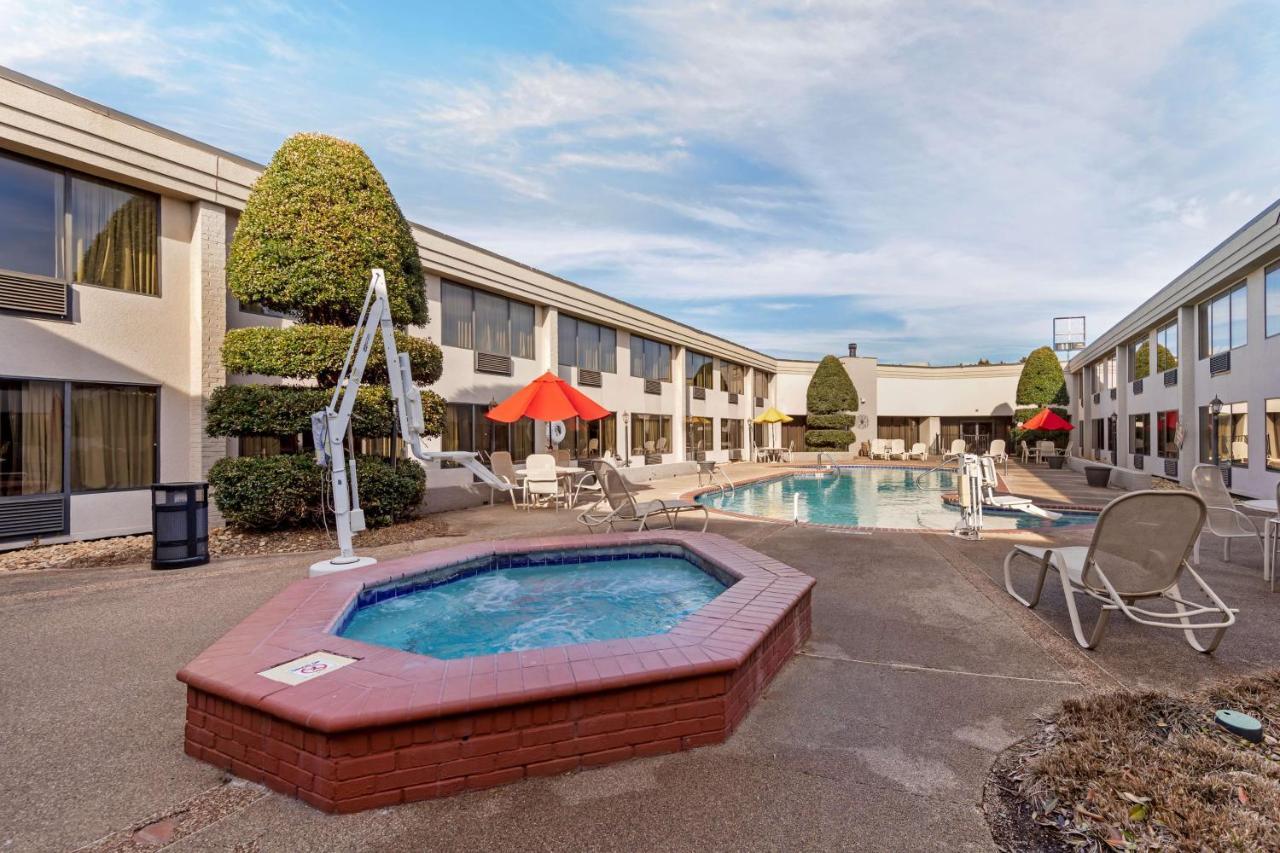 Best Western Plus Madison-Huntsville Hotel Buitenkant foto
